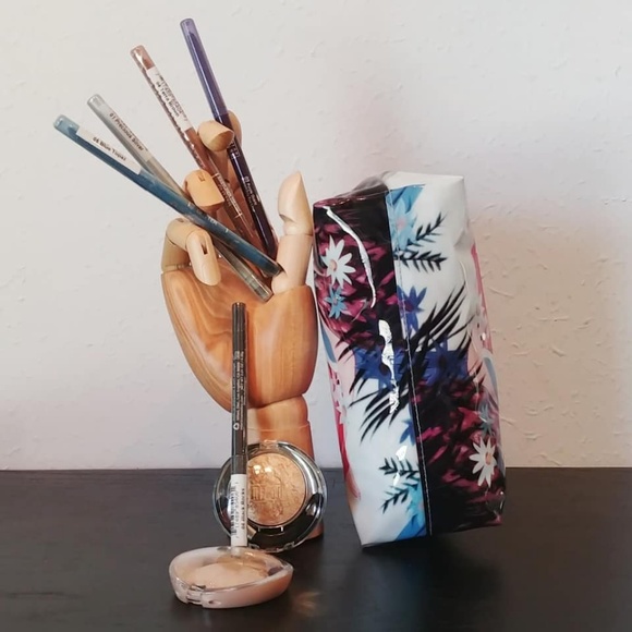 NEW! Loungefly X Disney Alice in Wonderland Bag - Picture 3 of 5